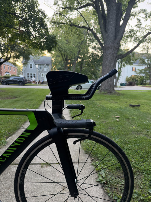 Side profile of 3DC Aero nylon bolt-on monocup cockpit on a Canyon triathlon bike